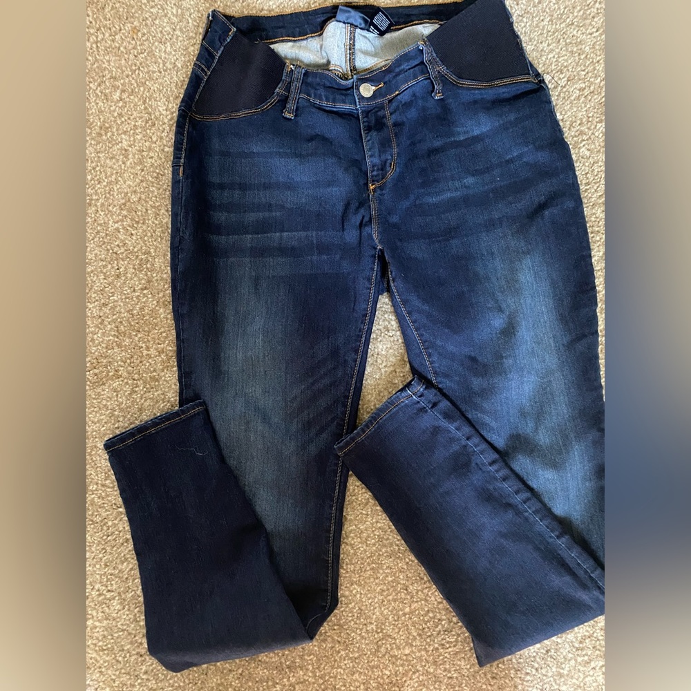 BUNDLE: maternity shirt and jeans